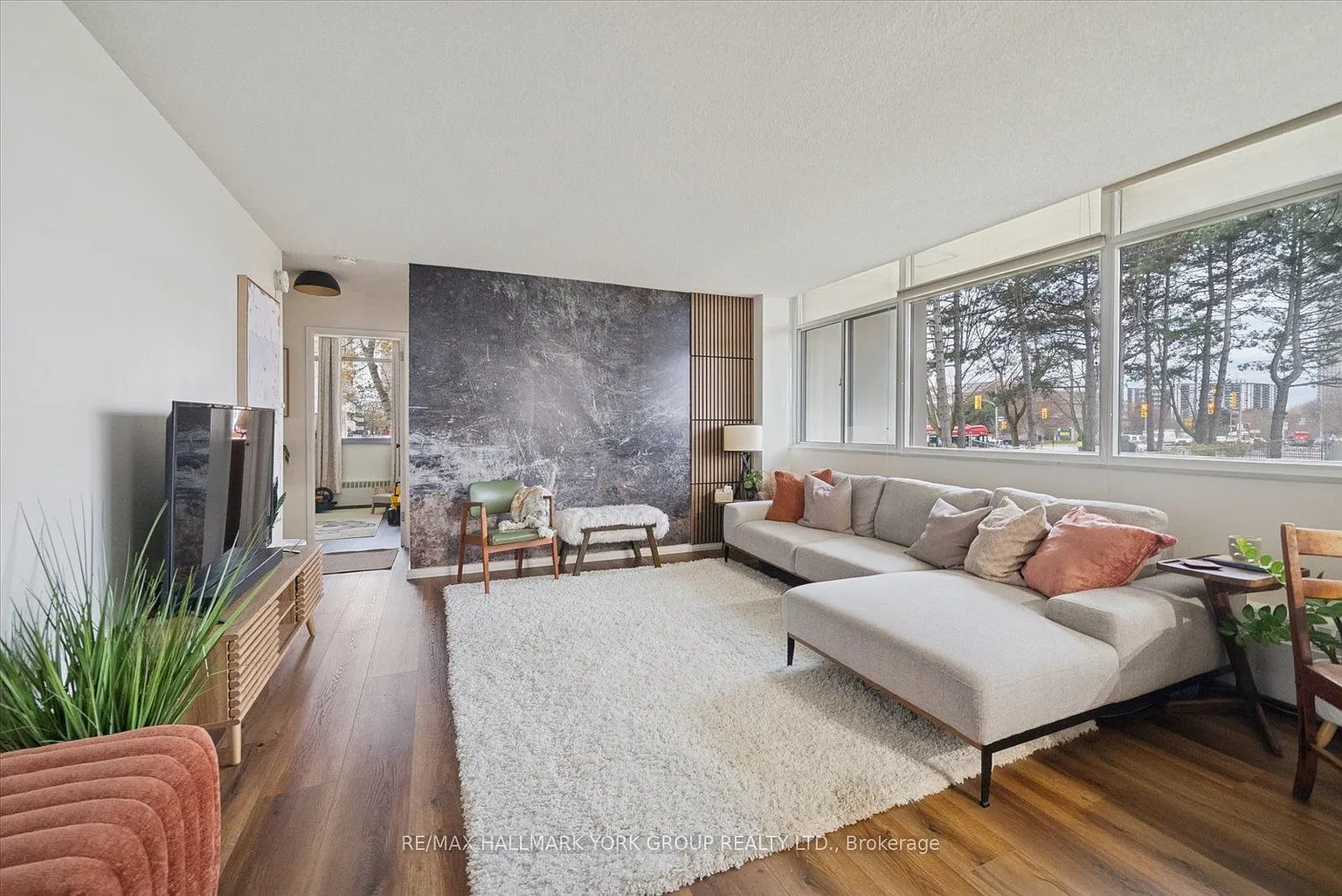 715 Don Mills Rd #103 photo 1