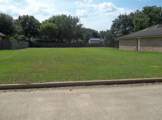 2808 N Remington Dr, Angleton, TX 77515
