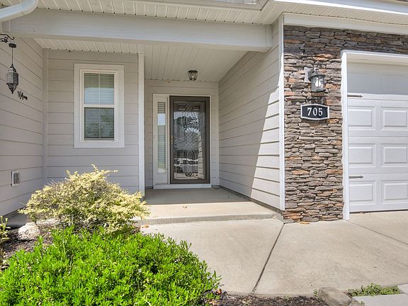 4th image of 705 Perth Ct
