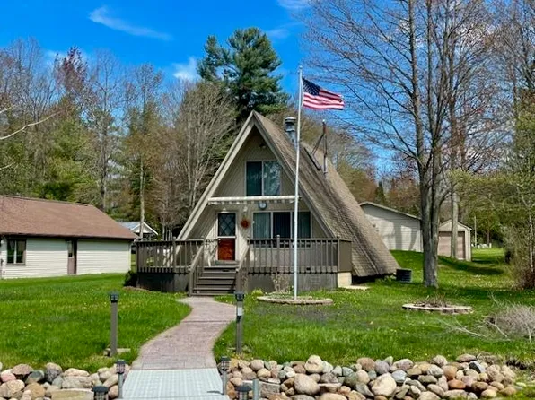 1249 Ojibway St, Gladwin, MI 48624