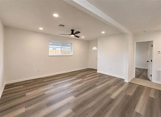 3 bed, 2.0 bath, 933 sqft, $1,650 — Photo 4