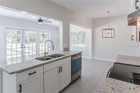 4th image of 124 Highland Dr