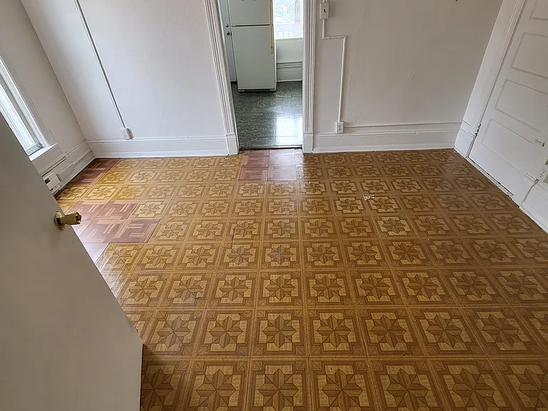216 N Locust St #6 — Photo 5