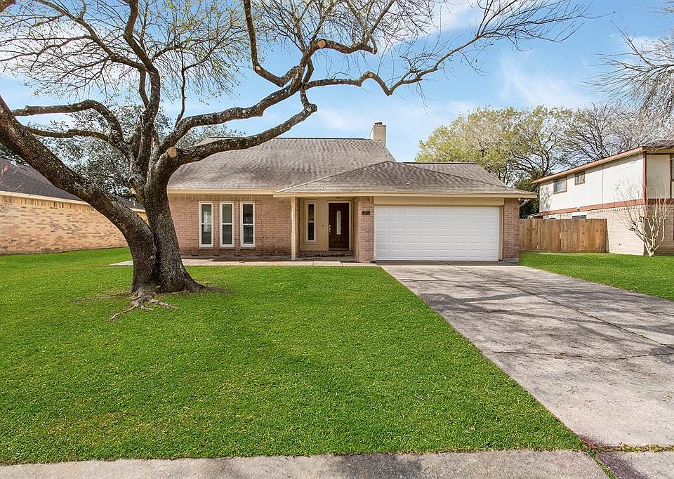 1st image of 405 Summer Place Ct