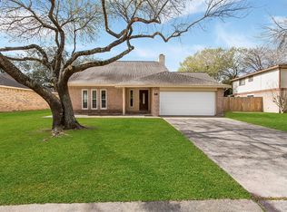 405 Summer Place Ct, League City, TX 77573