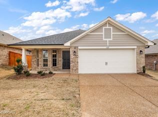1607 Cambria Dr, Southaven, MS 38671