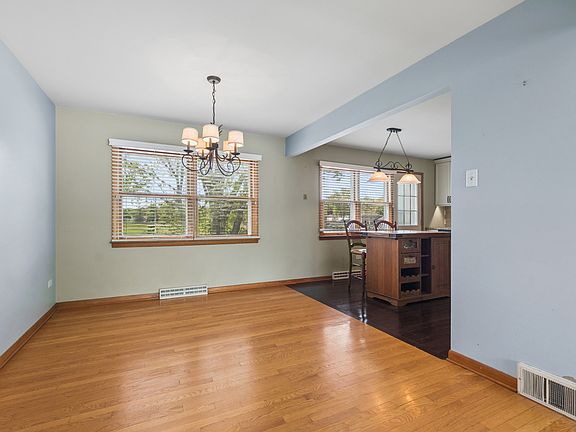 4th image of 1259 Heather Rd
