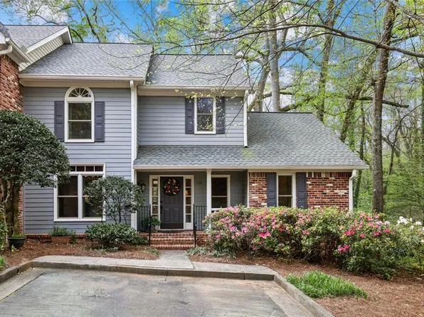 175 River View Trl, Roswell, GA 30075