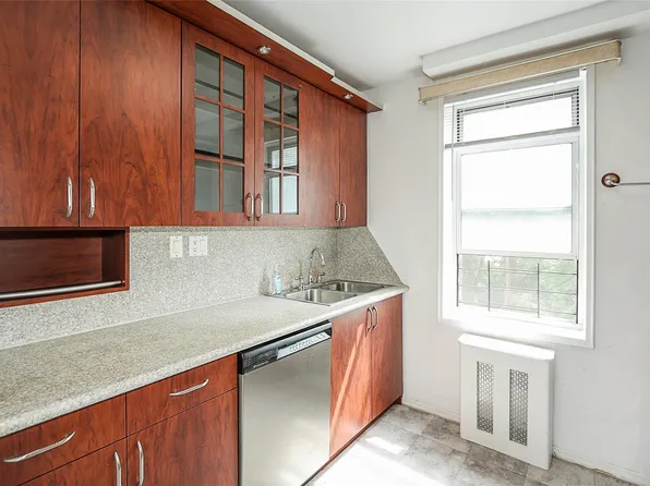 7445 Yellowstone Boulevard #5C, Rego Park, NY 11374