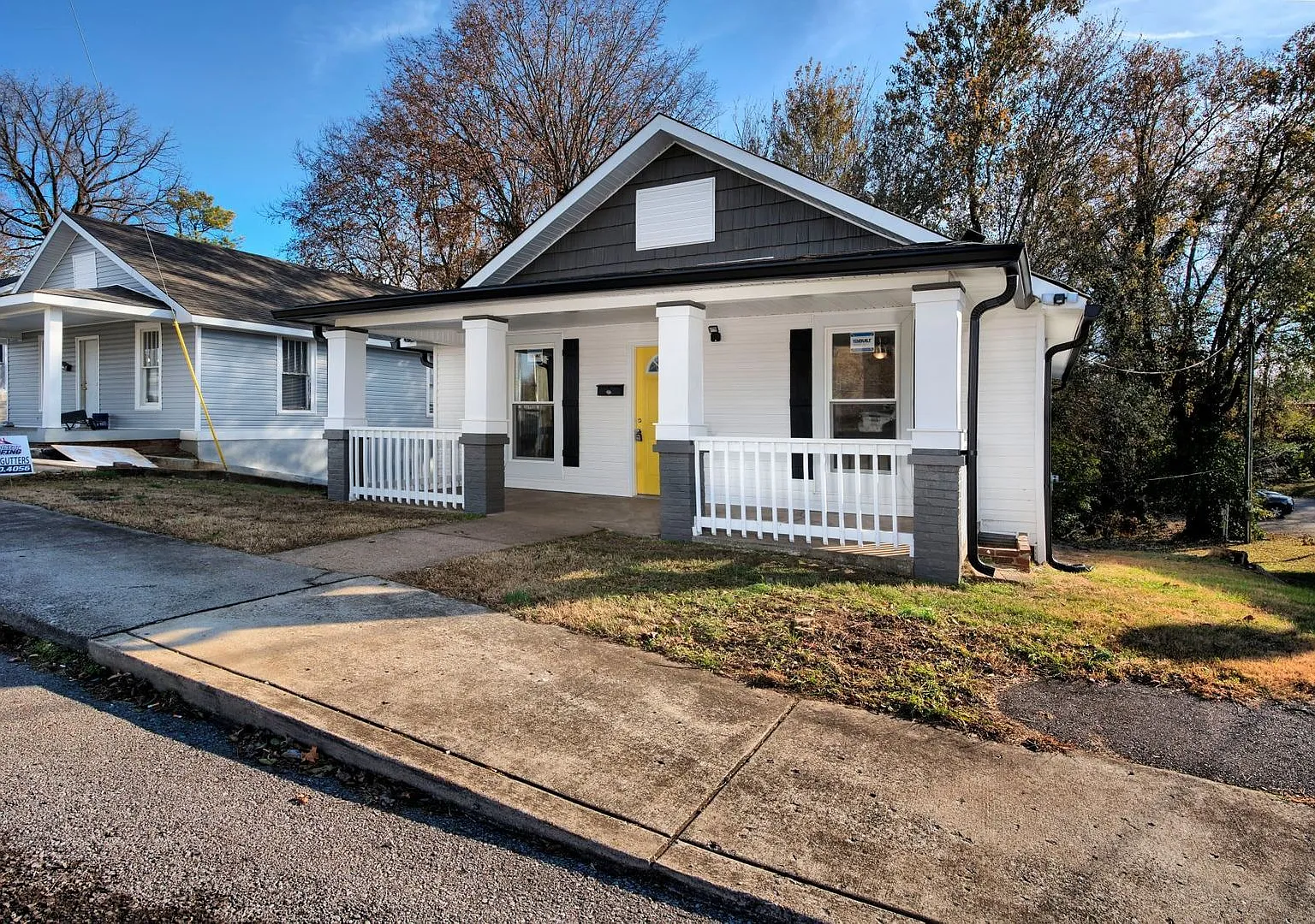 2 Bedroom Home For Rent Near The Old Train Station! — Photo 2