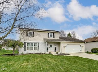 814 Glyncrest Dr, Wapakoneta, OH 45895