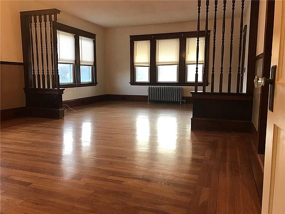 5th image of 161 West St