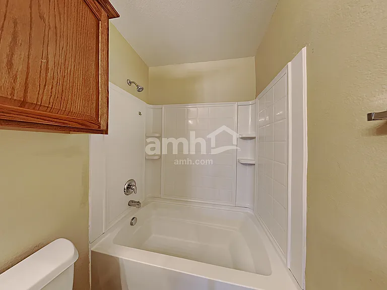 1100 Oakbrook St — Photo 20