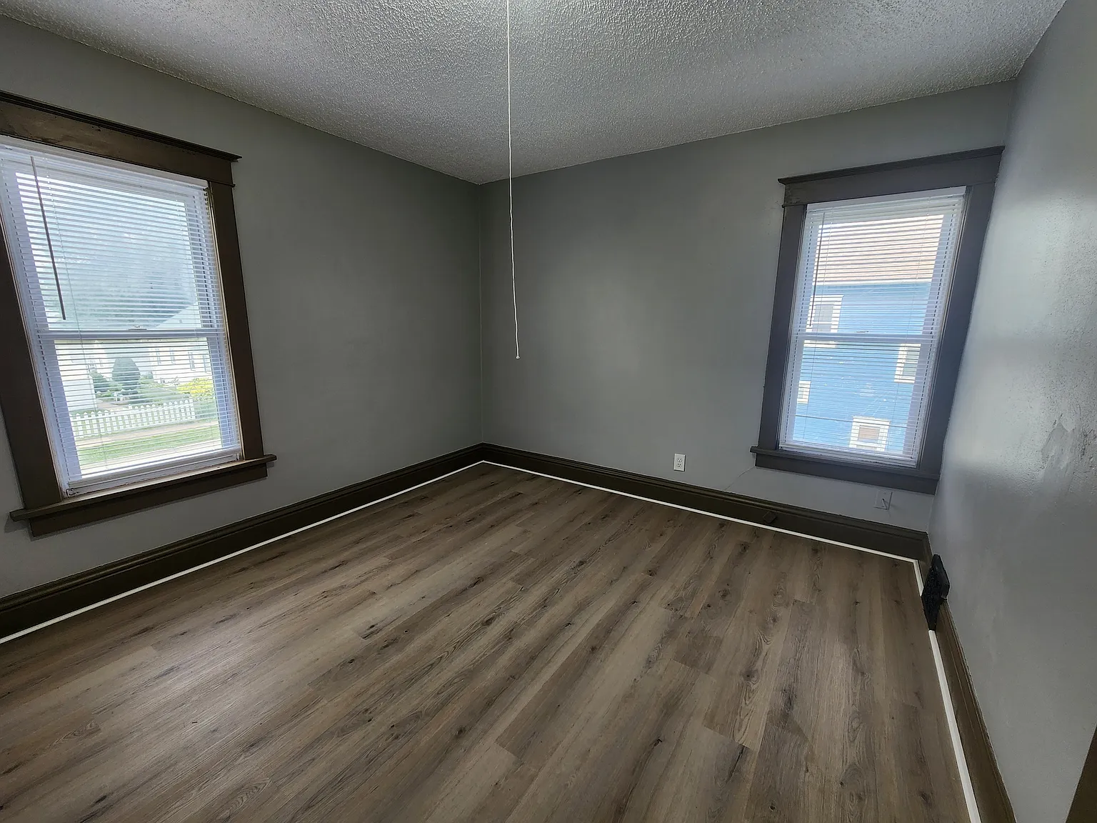 525 Courtland Street - 1 — Photo 3