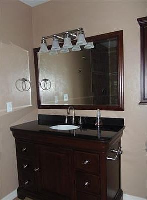 4th image of 609 Ne Avenue #B