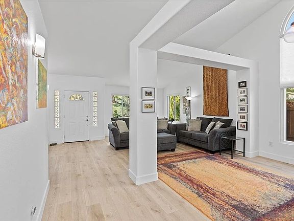 3rd image of 330 Luiseno Ave