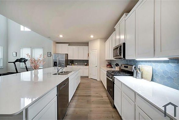 1st image of 10332 Fall Brook Dr