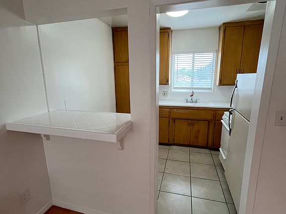 4th image of 6600 Whitsett Ave Unit 10