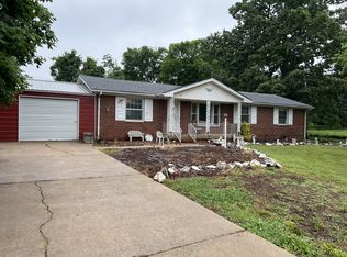 304 Pine Mountain Rd, Clarksville, TN 37042