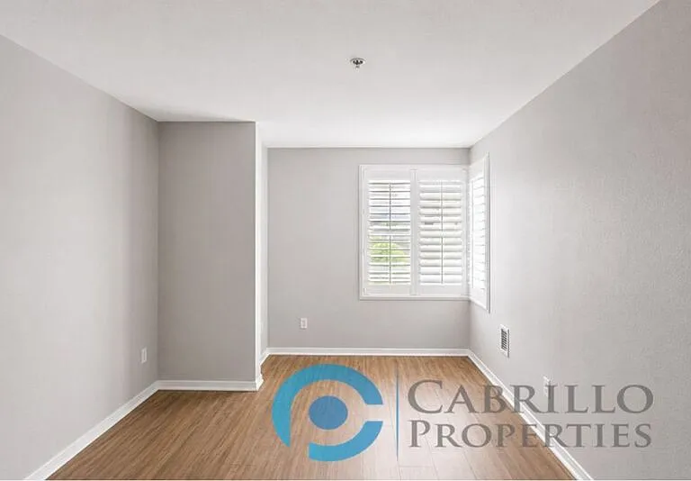 1435 India St #408 — Photo 8