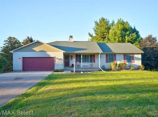 10422 Grand Blanc Rd, Gaines, MI 48436