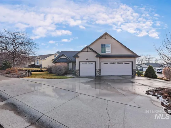 1645 NE Cinder Loop, Mountain Home, ID 83647