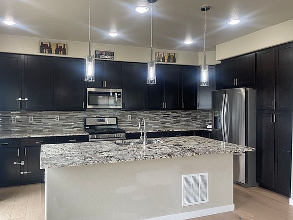 2nd image of 1637 Valley Oak Ct
