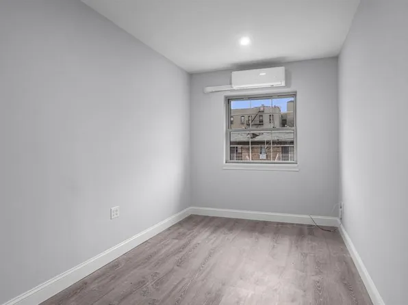 3604 Willett Avenue image 17 of 31