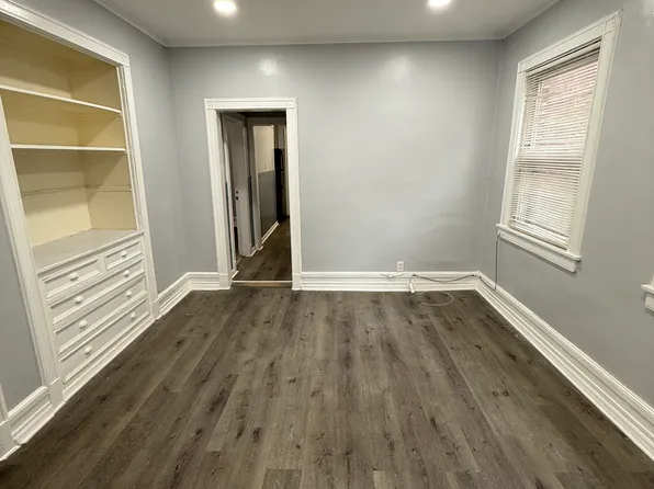 378 Bond St, Bridgeport, CT 06610