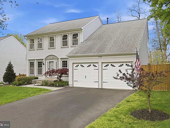 3rd image of 17241 Pickwick Dr
