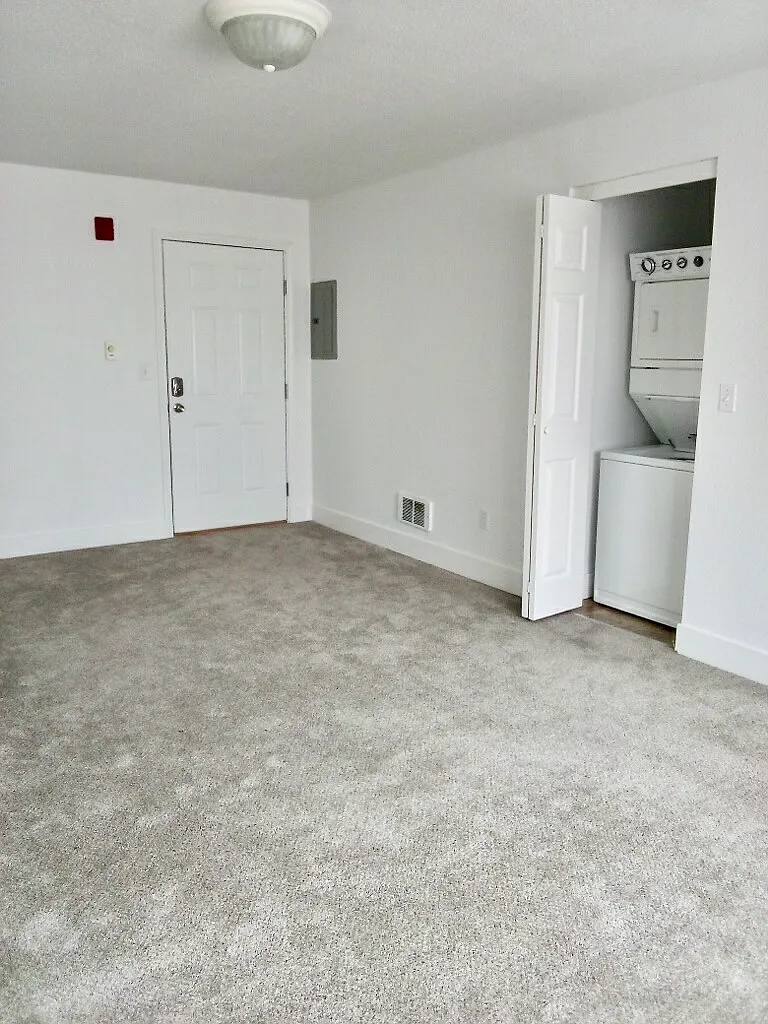 Sunrise Suites Auburn - 305 — Photo 2