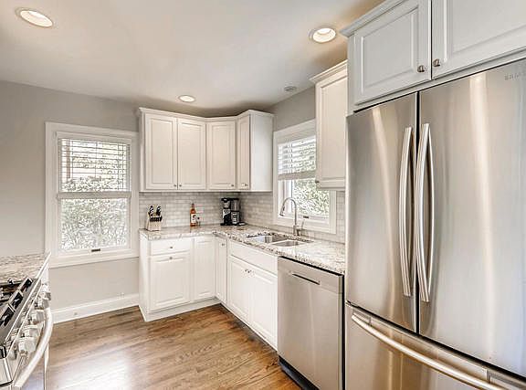 5th image of 9745 S Tulley Ave