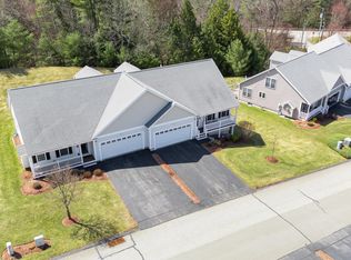 7 Watts Lndg, Litchfield, NH 03052