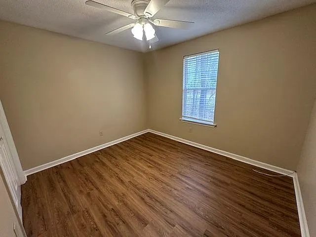 1719 Folkstone Rd — Photo 17