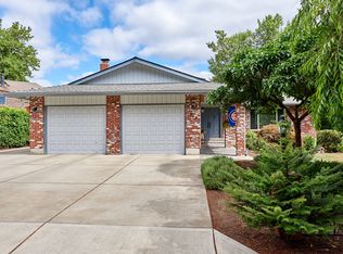 740 NE 34th Pl, Canby, OR 97013