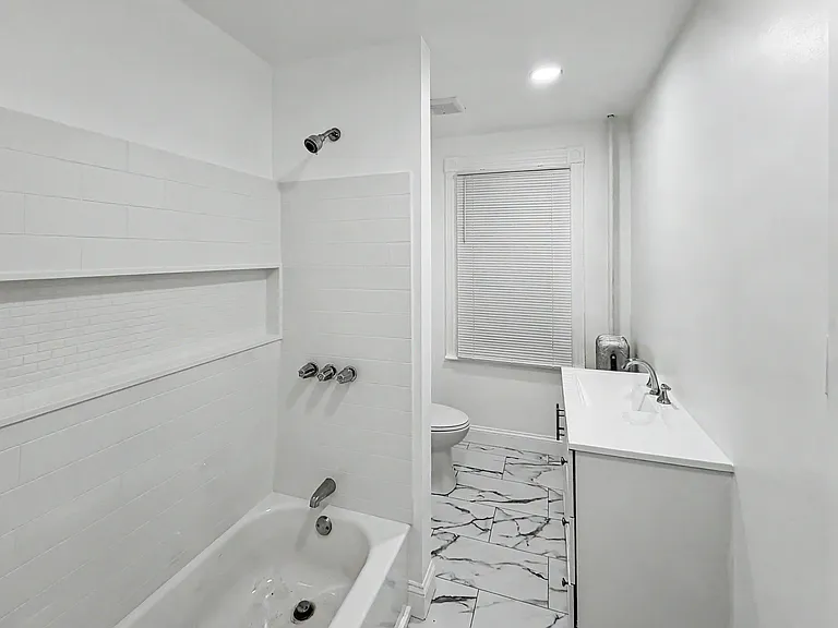 24 Saint Mary St — Photo 17