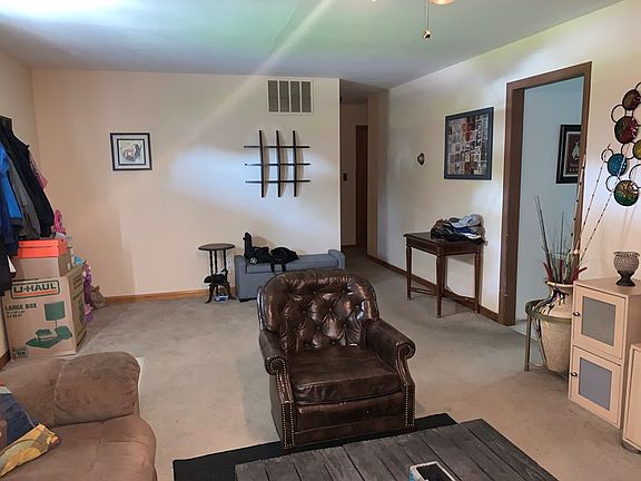 2nd image of 2936 Christie Pl