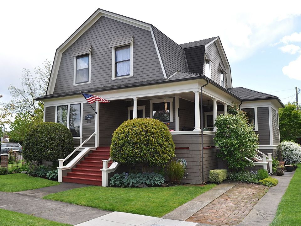 Colonial Revival House