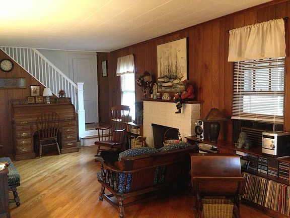 3rd image of 106 Driscoll Ave