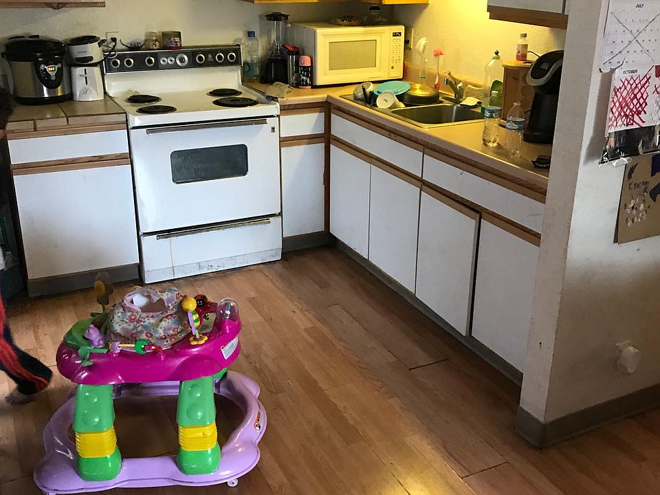 1st image of 3339 E Blacklidge Dr
