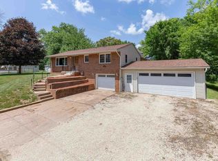 402 Oak Blvd, Port Byron, IL 61275