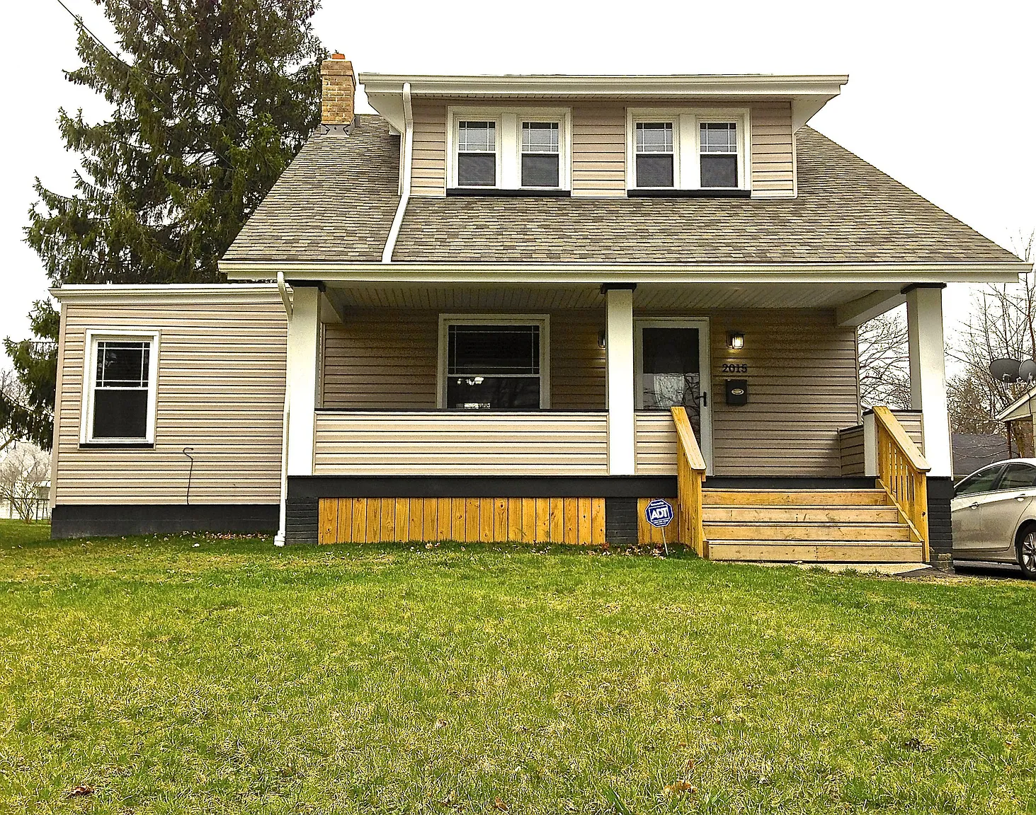 2015 Weston Ave photo 1
