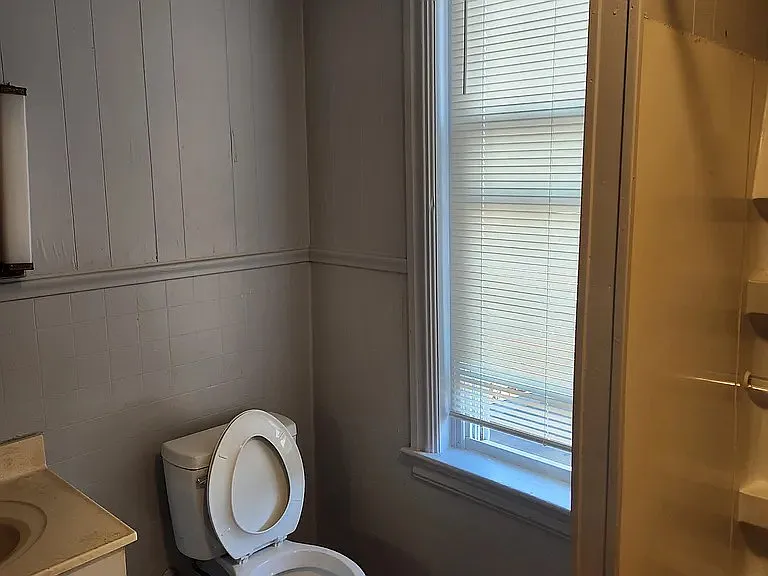 1103 Mifflin St #4 — Photo 8
