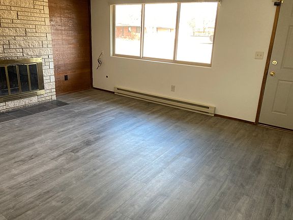 Living room with Fireplace
