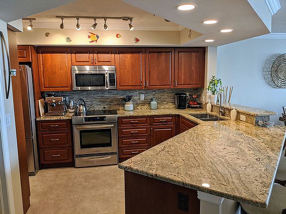 3rd image of 5153 Isla Key Blvd S APT 112