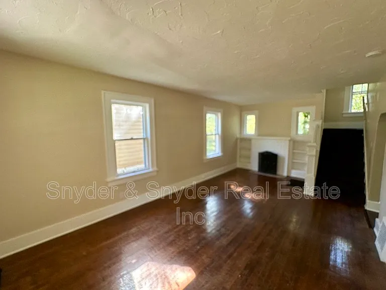 700 Noble Ave — Photo 11