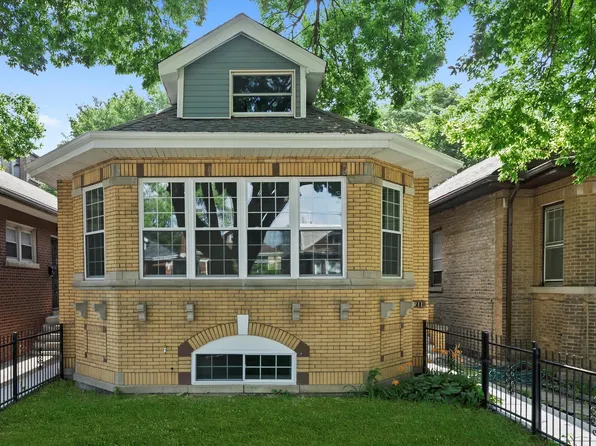 (undisclosed Address), Chicago, IL 60620