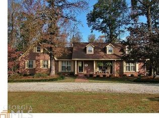 800 Mountain Creek Dr, Pendergrass, GA 30567