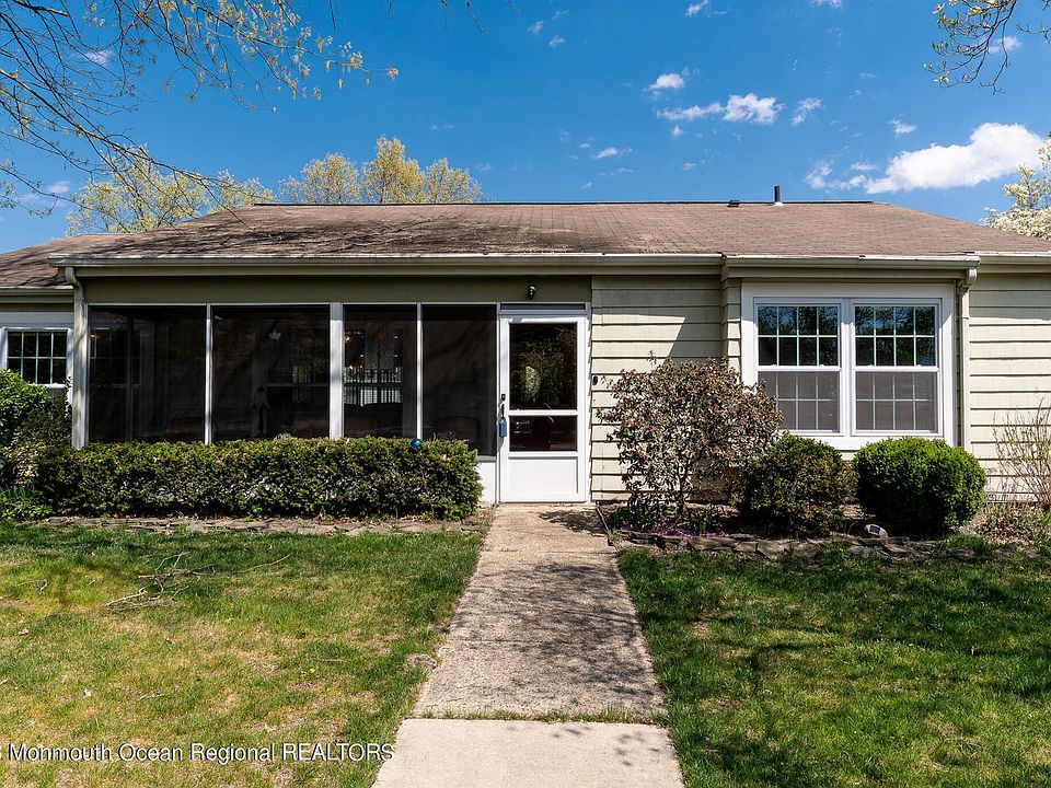 1st image of 666B Farrington Ct