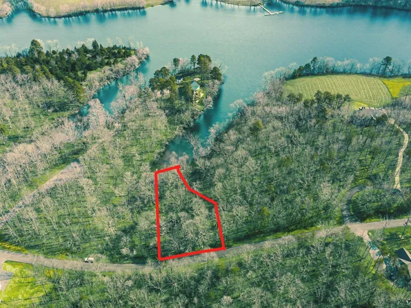 15 Glen Eagles Dr, Gordonsville, VA 22942